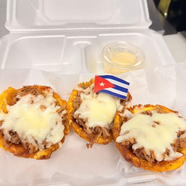 Stuffed Tostones (3 Pcs).