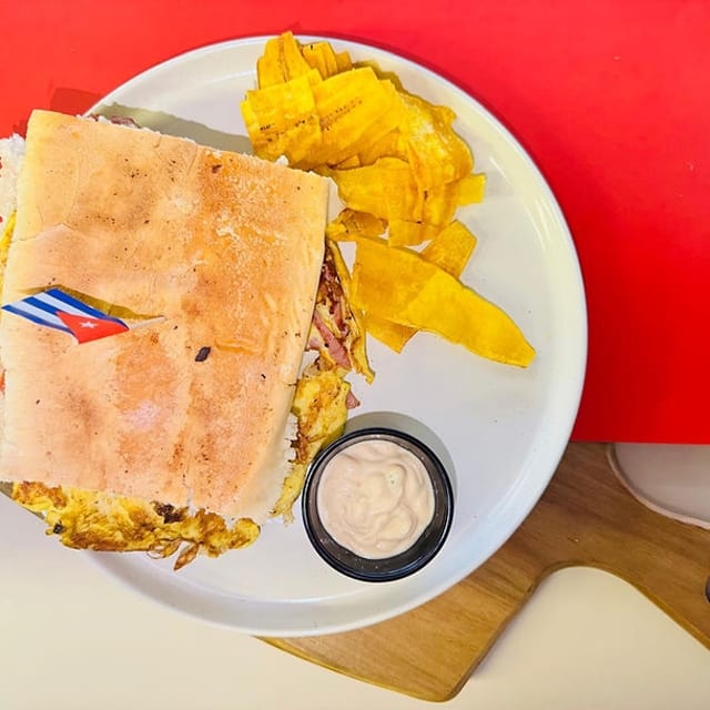 Pan Con Tortilla.